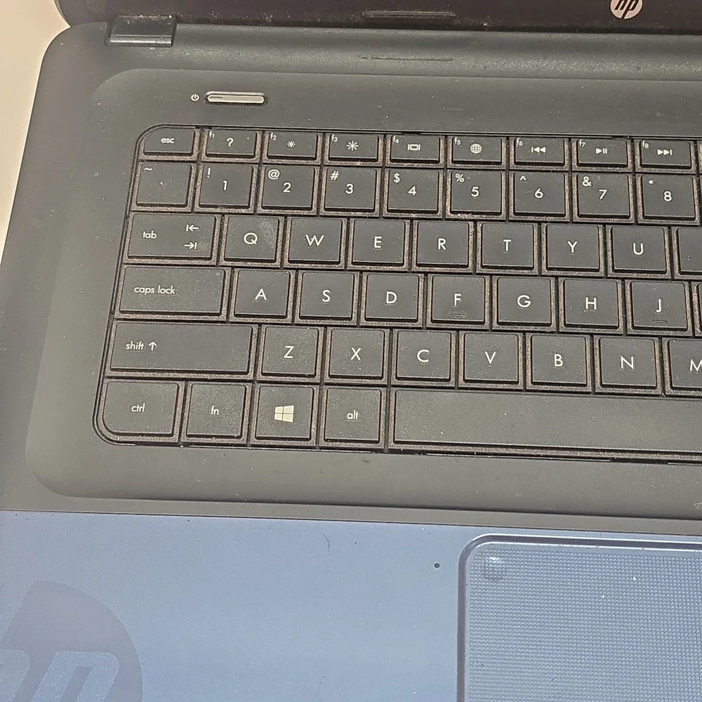 HP 2000 15.6